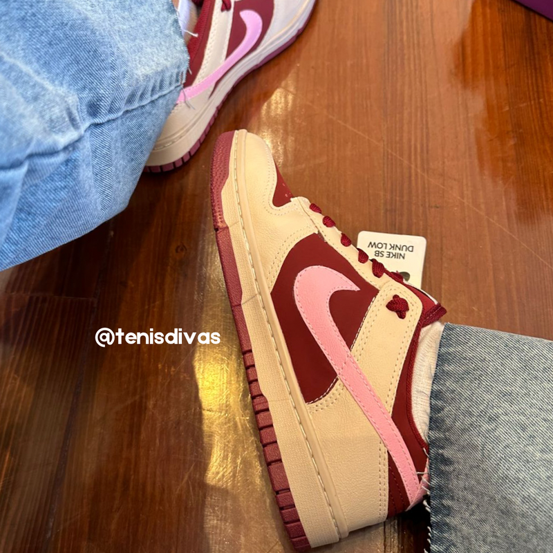 Tênis Nike SB Dunk Bordo Rosa